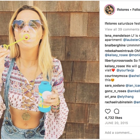 LF stores Boho Bell sleeve criss cross zip up crop - Picture 4 of 9